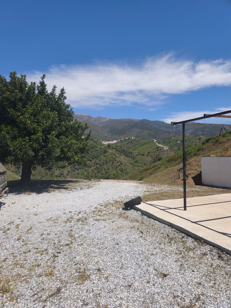 Mark att hyra i Sedella - 900 € (Ref: 9789511)