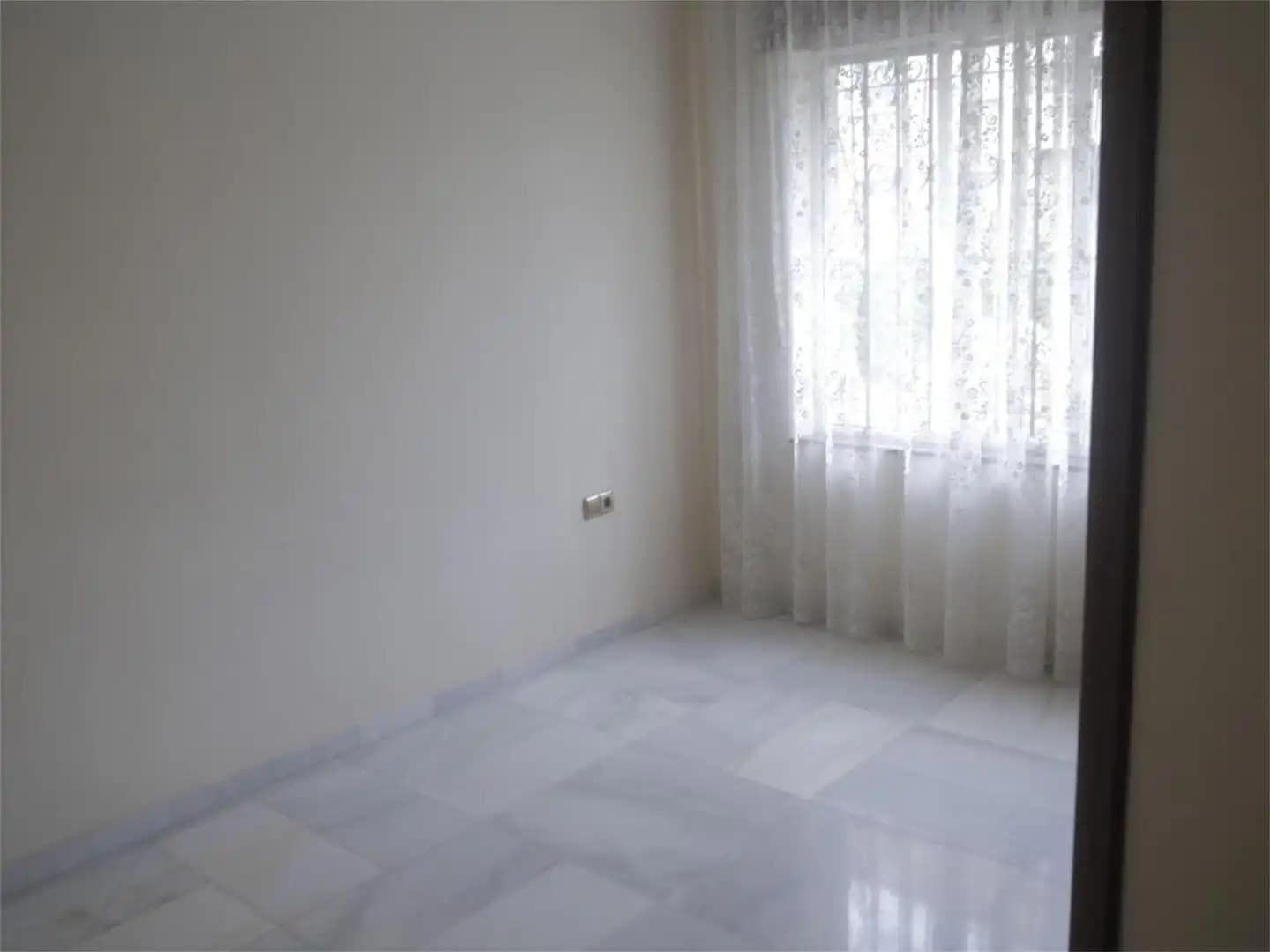 3 bedroom Villa for rent in Malaga city with garage - € 2,400 (Ref: 9790012)