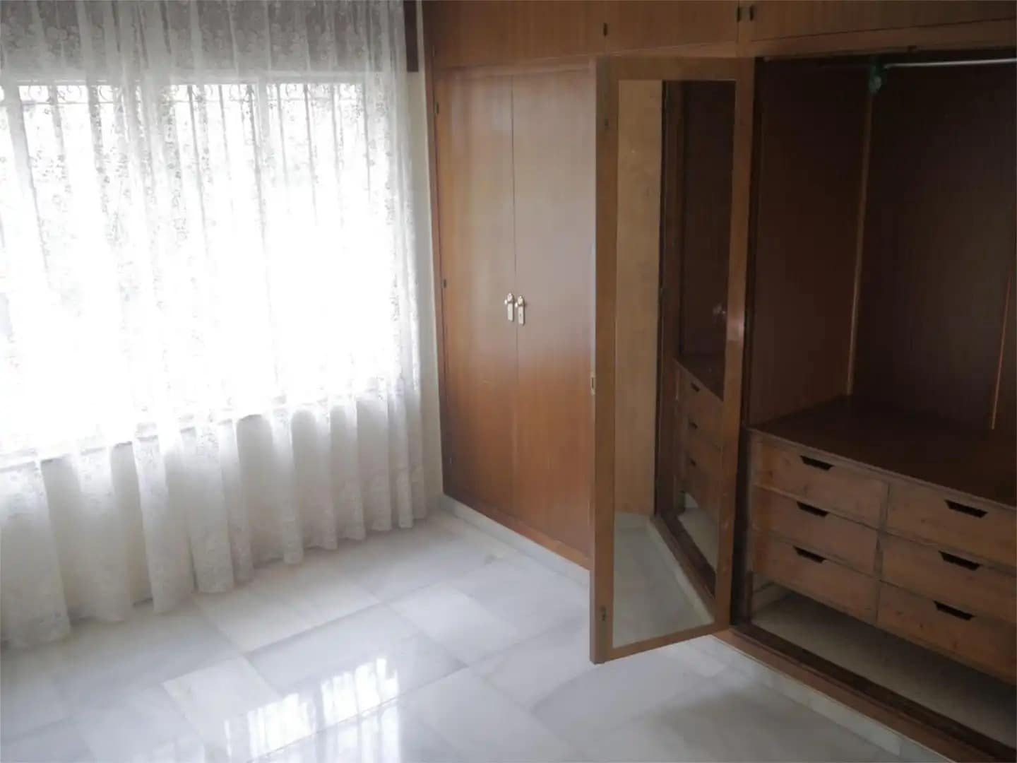 3 bedroom Villa for rent in Malaga city with garage - € 2,400 (Ref: 9790012)