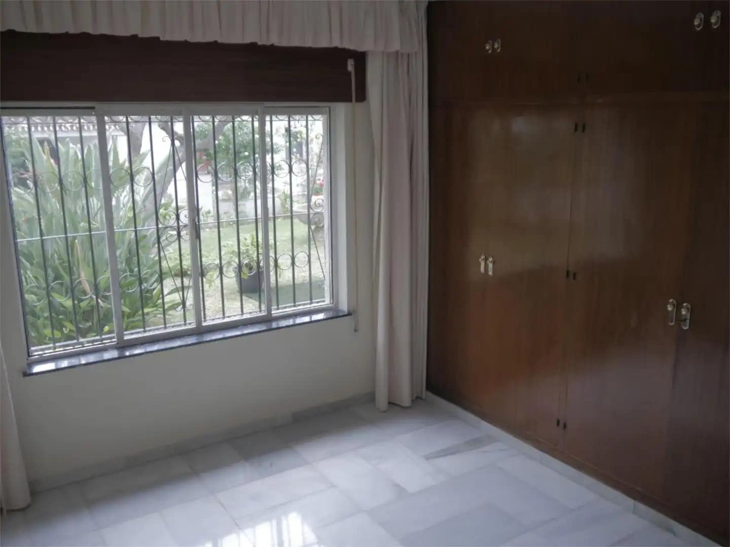 3 bedroom Villa for rent in Malaga city with garage - € 2,400 (Ref: 9790012)