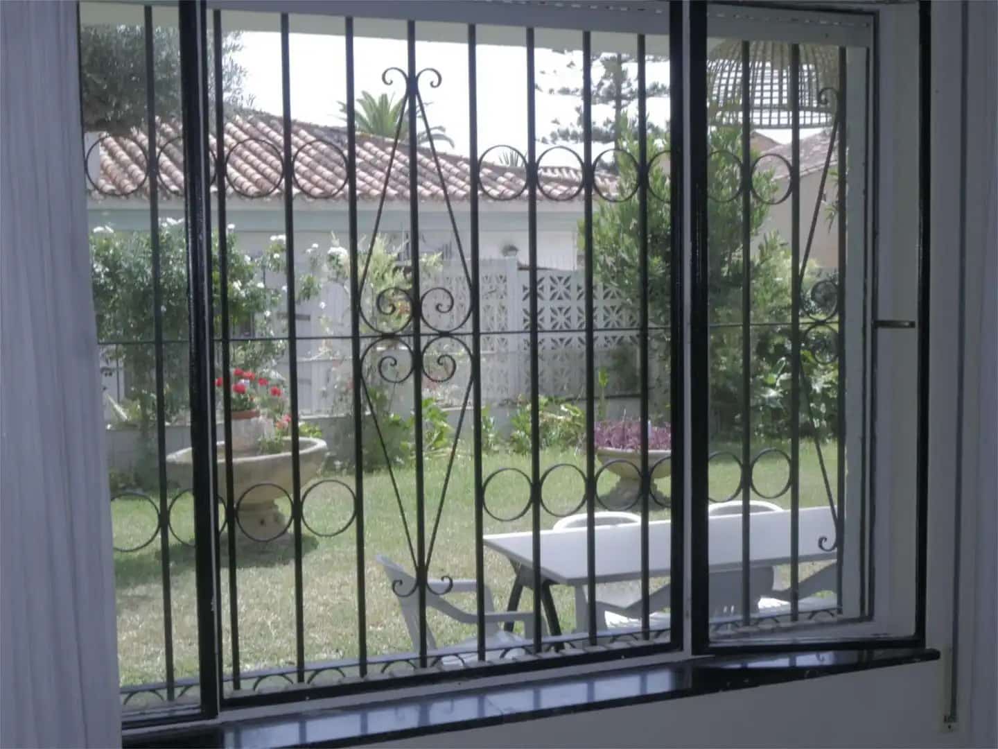 3 bedroom Villa for rent in Malaga city with garage - € 2,400 (Ref: 9790012)