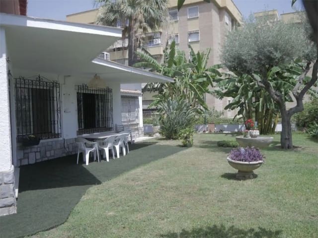 3 sovrum Villa att hyra i El Drago, Málaga stad med garage - 2 400 € (Ref: 9790012)