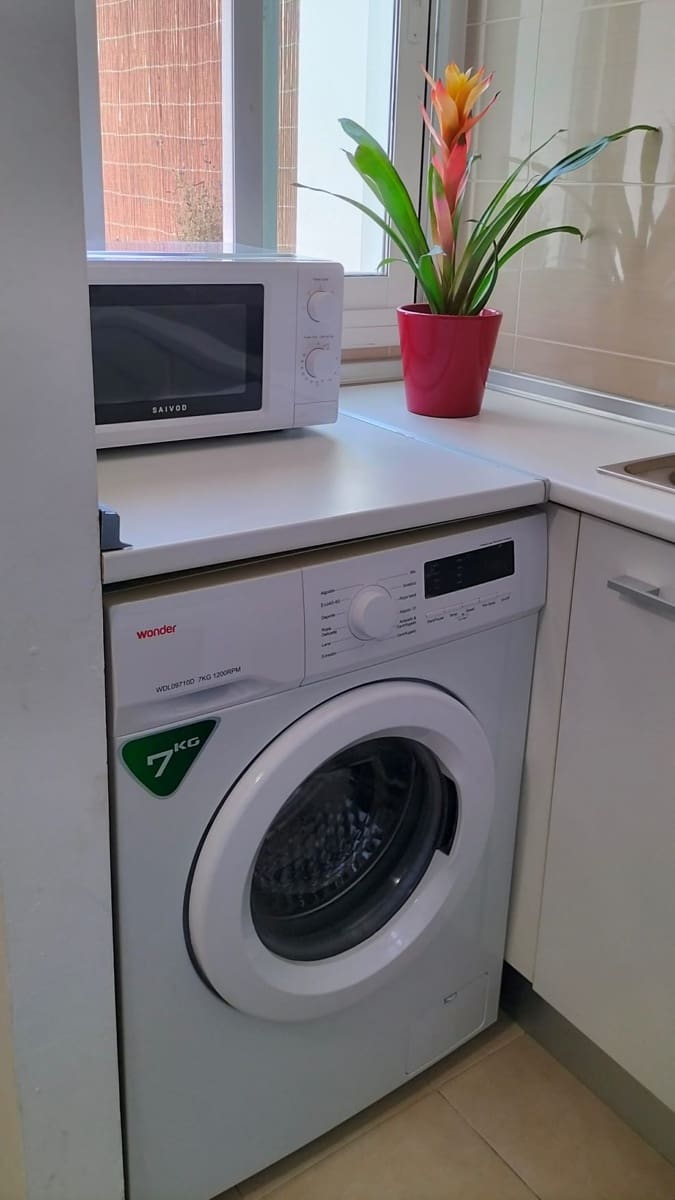 Studio til leje i Malaga by - € 800 (Ref: 9793766)