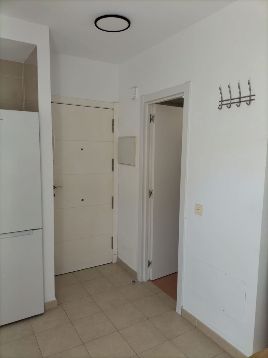 Studio til leje i Malaga by - € 800 (Ref: 9793766)