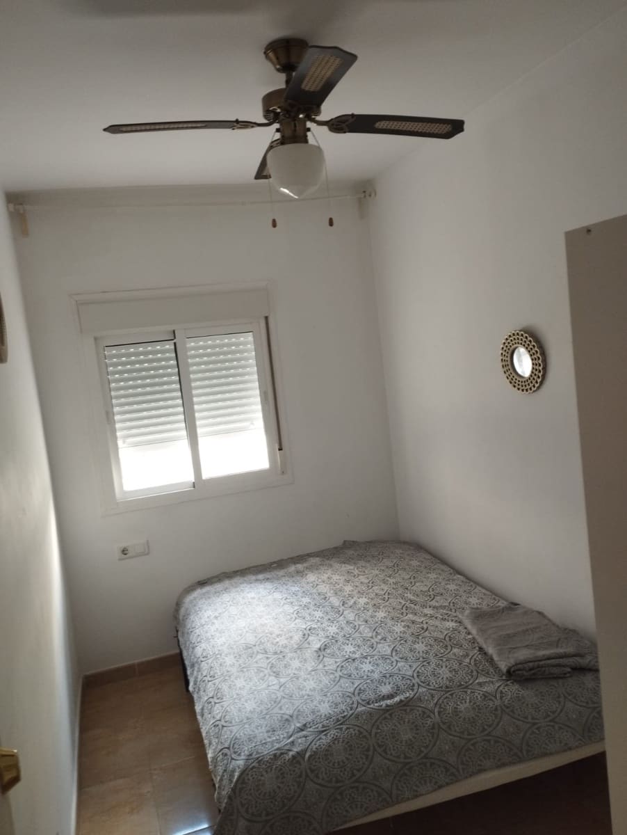 2 slaapkamer Flat te huur in Torremolinos - € 1.000 (Ref: 9827471)