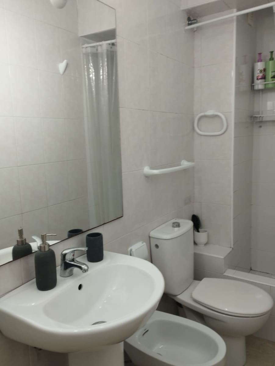 2 slaapkamer Flat te huur in Torremolinos - € 1.000 (Ref: 9827471)