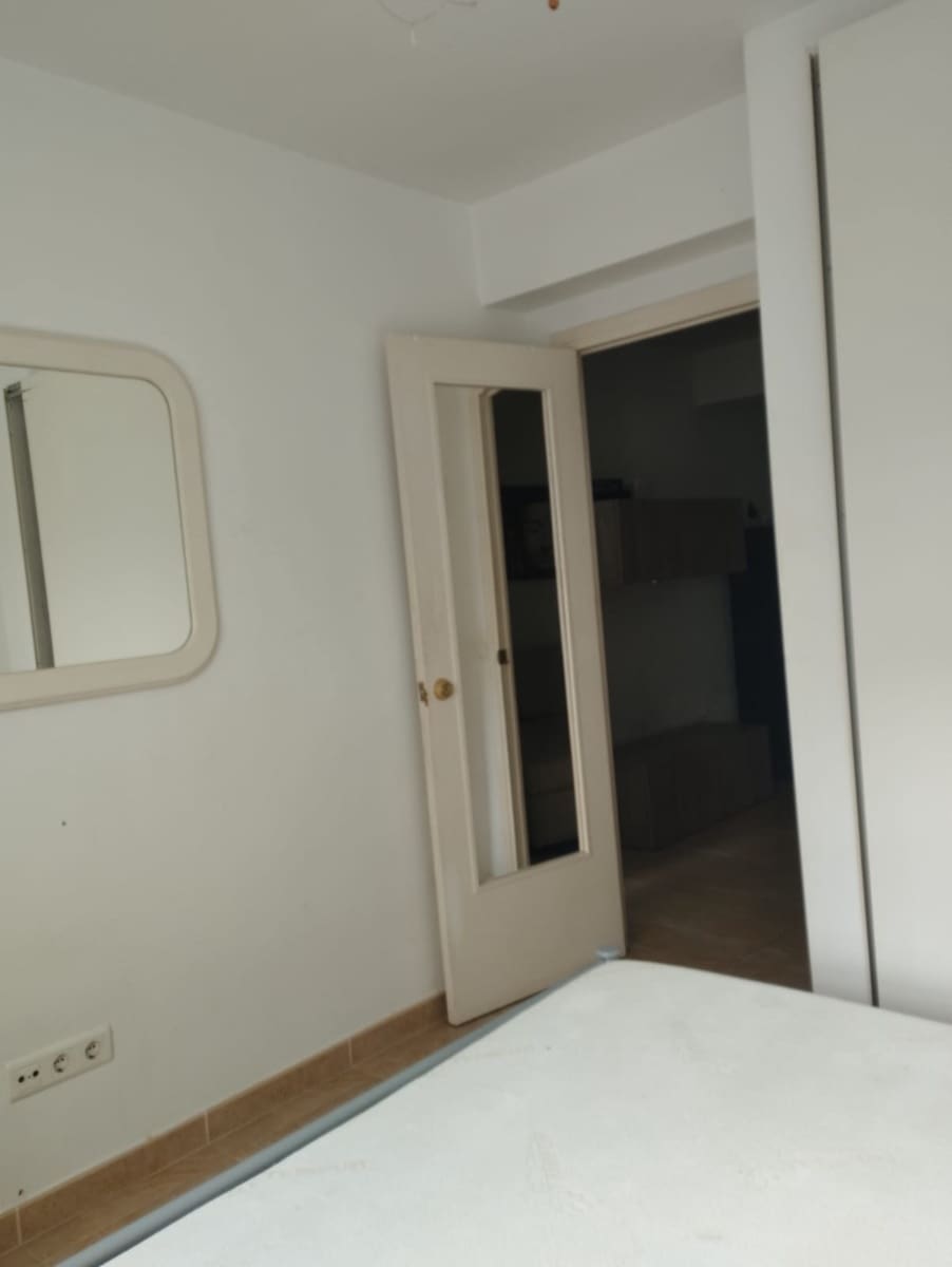 2 slaapkamer Flat te huur in Torremolinos - € 1.000 (Ref: 9827471)