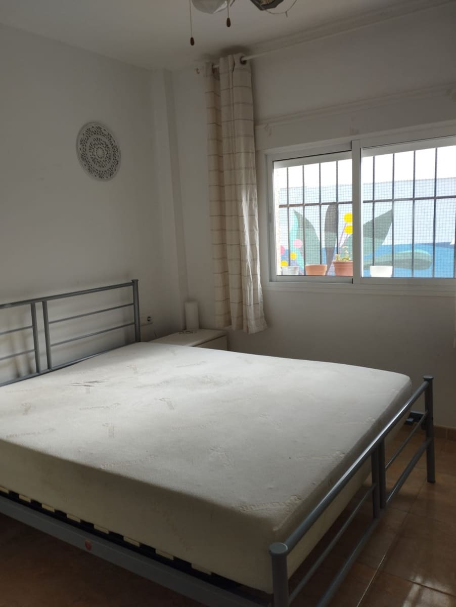 2 slaapkamer Flat te huur in Torremolinos - € 1.000 (Ref: 9827471)