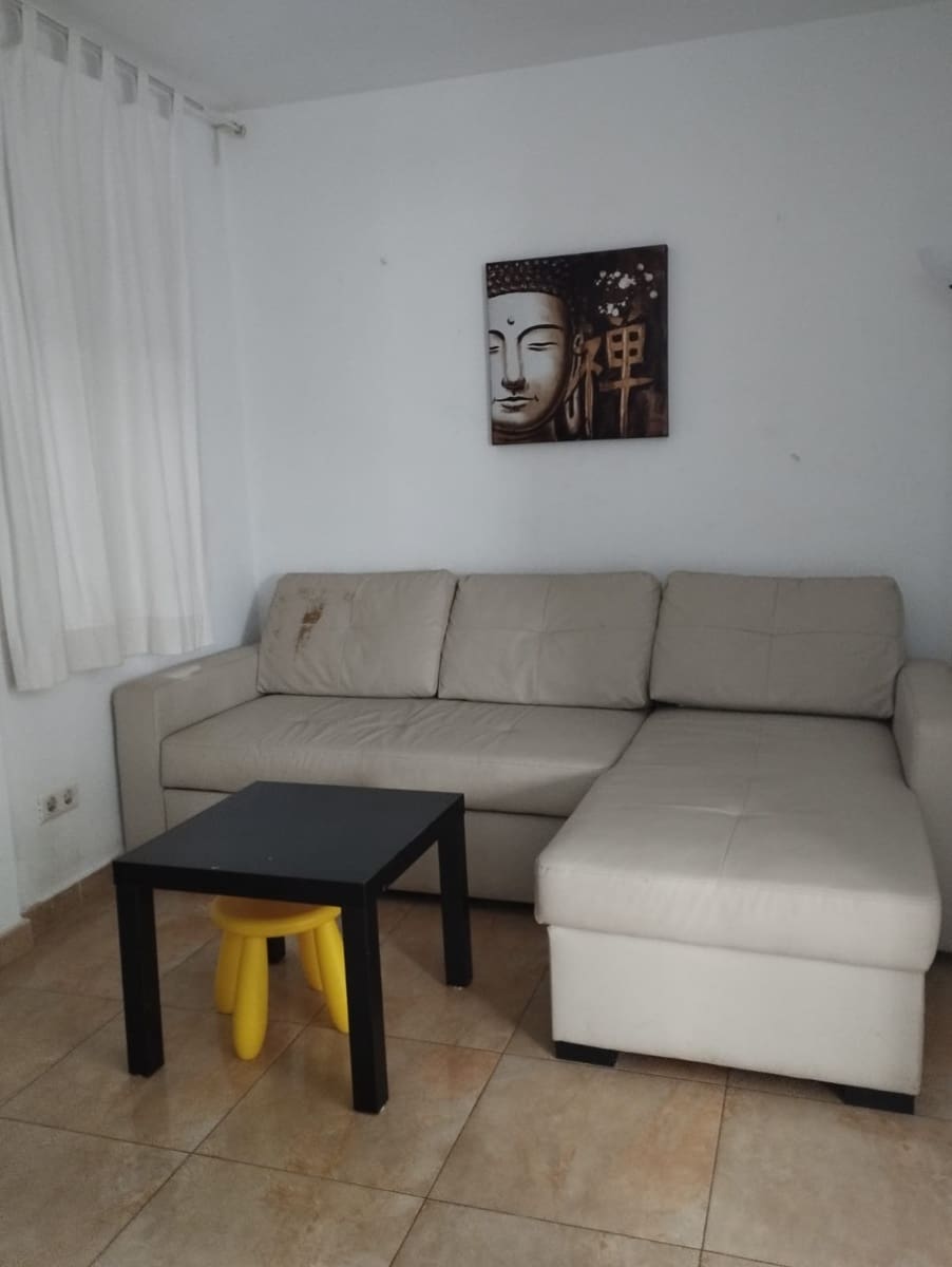 2 slaapkamer Flat te huur in Torremolinos - € 1.000 (Ref: 9827471)