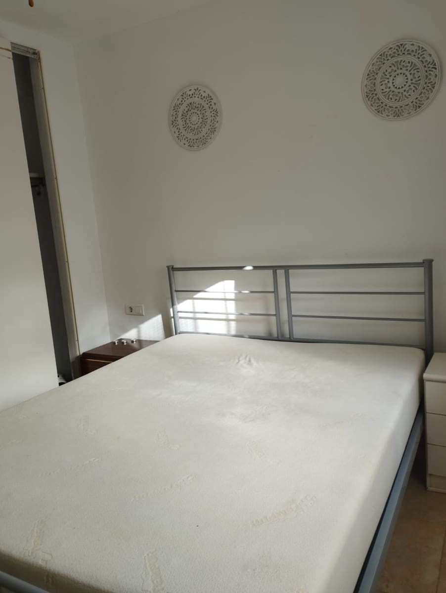2 slaapkamer Flat te huur in Torremolinos - € 1.000 (Ref: 9827471)