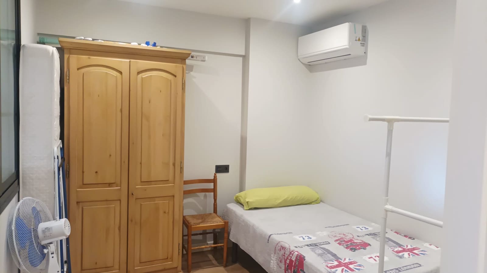 3 bedroom Flat for rent in Malaga city - € 1,200 (Ref: 9827620)
