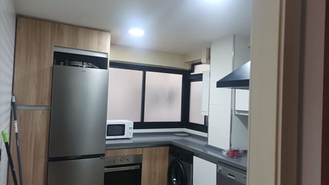 Appartement de 3 chambres à louer à Huelin, Malaga ville - 1 200 € (Ref: 9827620)