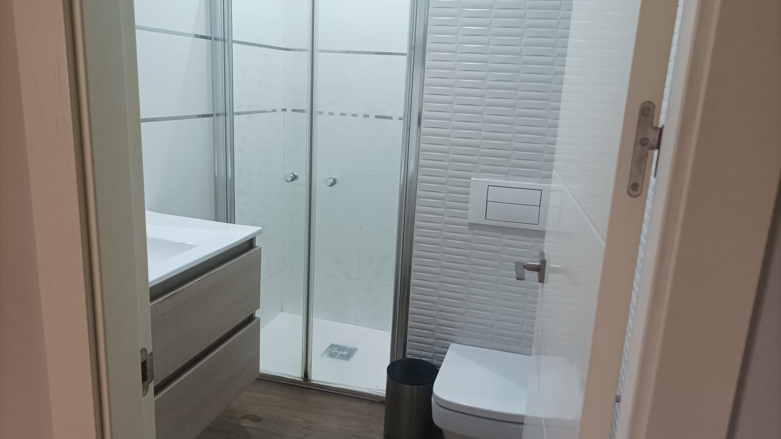 3 bedroom Flat for rent in Malaga city - € 1,200 (Ref: 9827620)