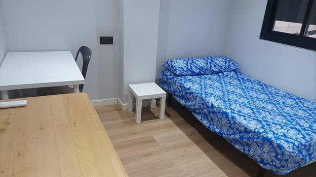Appartement de 3 chambres à louer à Huelin, Malaga ville - 1 200 € (Ref: 9827620)