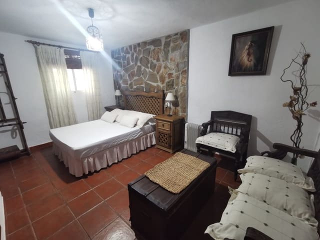 Ubebygd land til leie i Guaro - € 1 200 (Ref: 9838287)