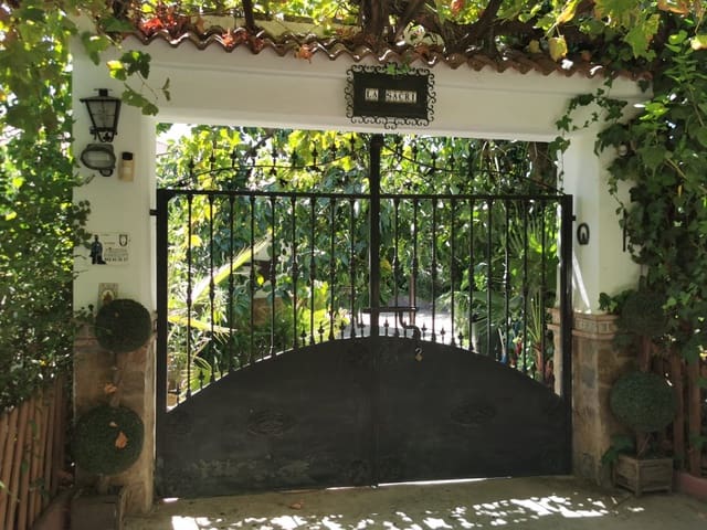 Ubebygd land til leie i Guaro - € 1 200 (Ref: 9838287)