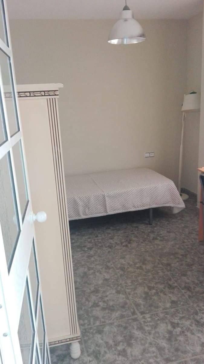 4 sypialnia Mieszkanie do wynajęcia w Miasto Malaga - 1 800 € (Ref: 9847807)