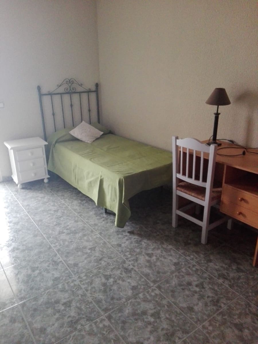 4 sypialnia Mieszkanie do wynajęcia w Miasto Malaga - 1 800 € (Ref: 9847807)