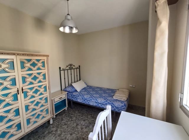 Appartement de 4 chambres à louer à Perchel Norte, Malaga ville - 1 800 € (Ref: 9847807)