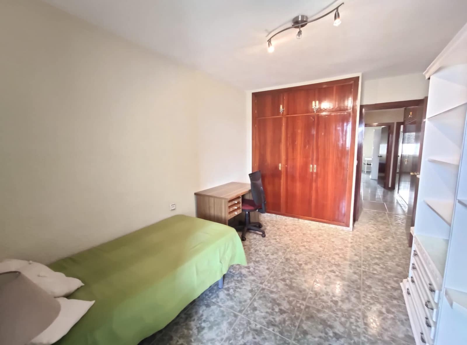 4 sypialnia Mieszkanie do wynajęcia w Miasto Malaga - 1 800 € (Ref: 9847807)