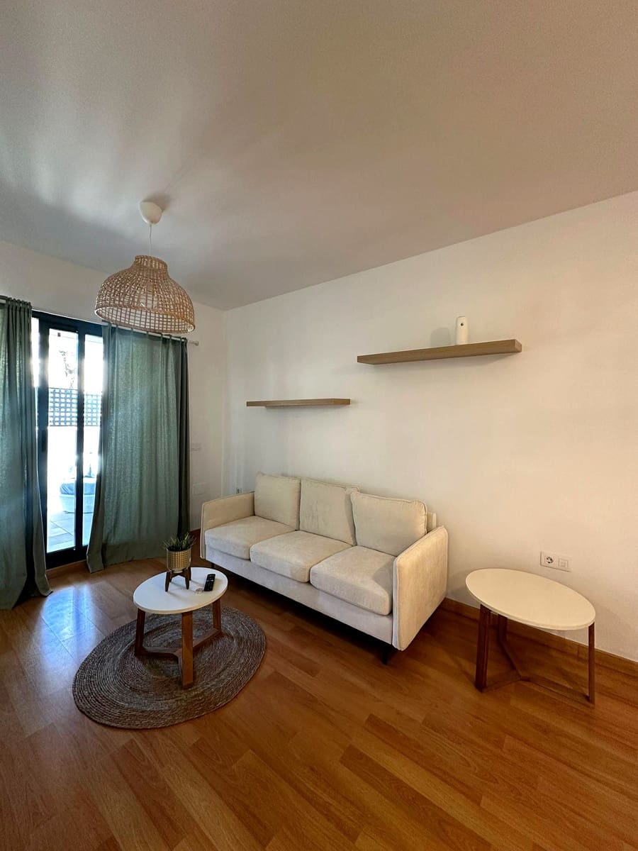 2 slaapkamer Flat te huur in Malaga stad met zwembad garage - € 1.500 (Ref: 9891291)