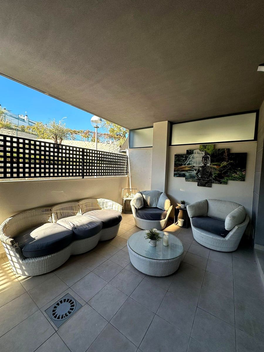 2 slaapkamer Flat te huur in Malaga stad met zwembad garage - € 1.500 (Ref: 9891291)