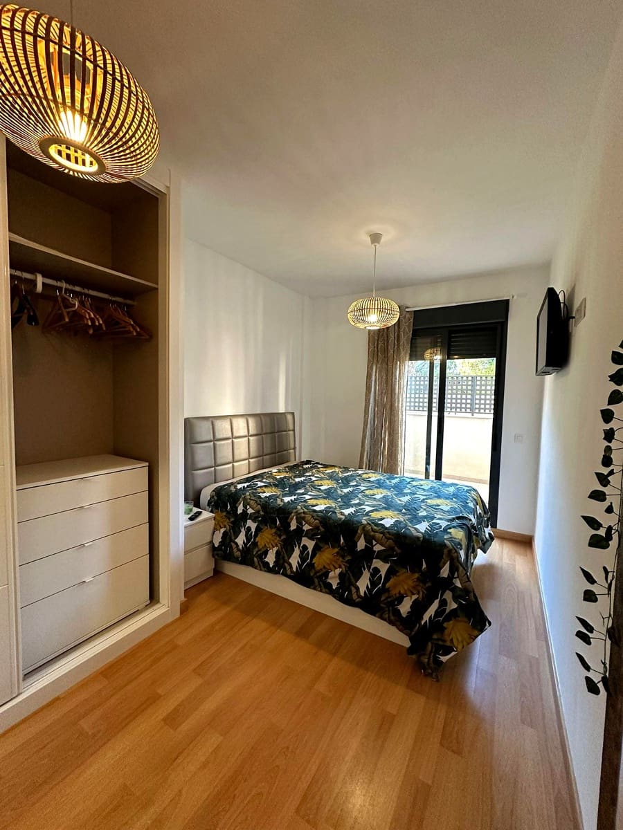 2 slaapkamer Flat te huur in Malaga stad met zwembad garage - € 1.500 (Ref: 9891291)