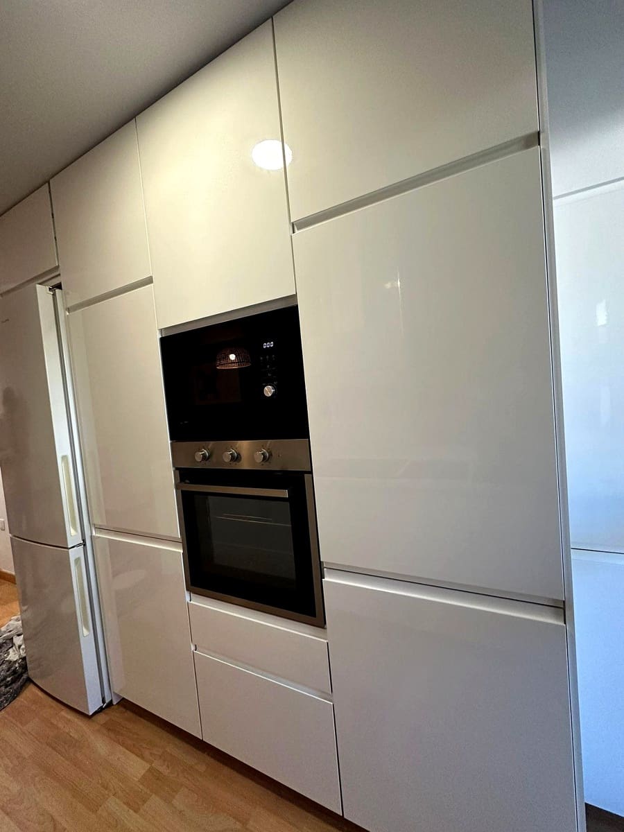 2 slaapkamer Flat te huur in Malaga stad met zwembad garage - € 1.500 (Ref: 9891291)