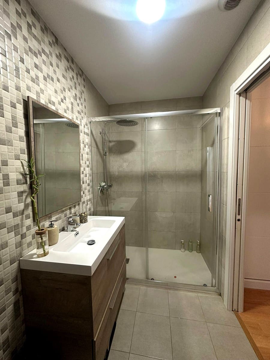 2 slaapkamer Flat te huur in Malaga stad met zwembad garage - € 1.500 (Ref: 9891291)