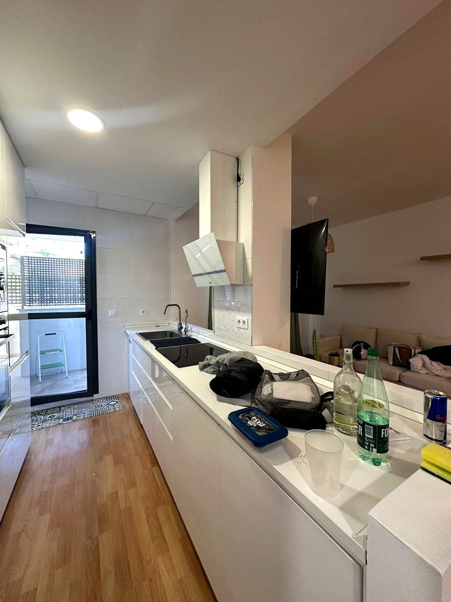 2 slaapkamer Flat te huur in Malaga stad met zwembad garage - € 1.500 (Ref: 9891291)