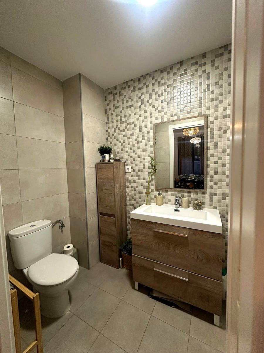 2 slaapkamer Flat te huur in Malaga stad met zwembad garage - € 1.500 (Ref: 9891291)