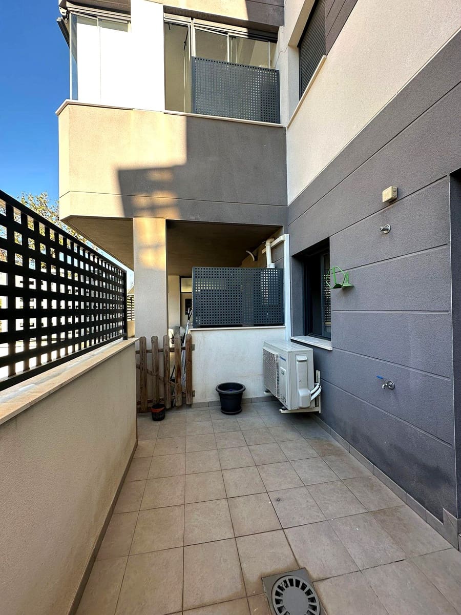 2 slaapkamer Flat te huur in Malaga stad met zwembad garage - € 1.500 (Ref: 9891291)