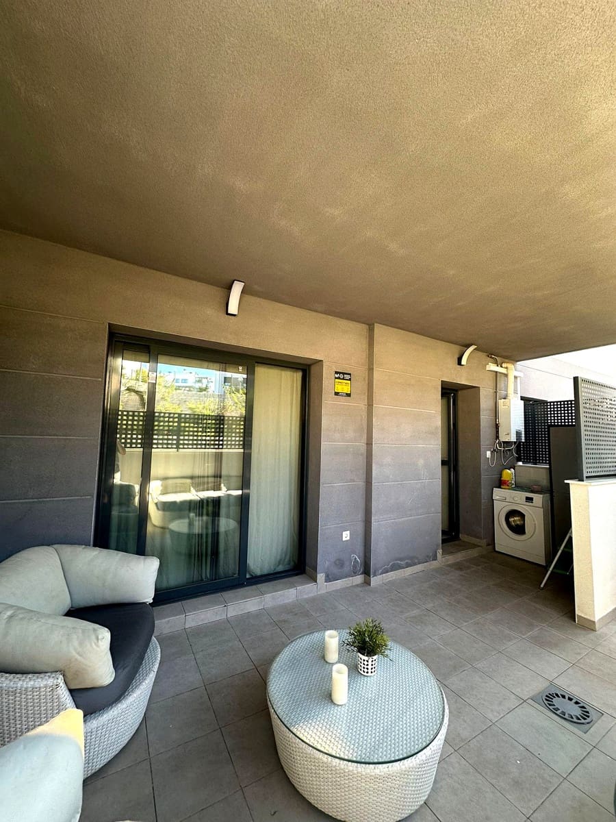 2 slaapkamer Flat te huur in Malaga stad met zwembad garage - € 1.500 (Ref: 9891291)