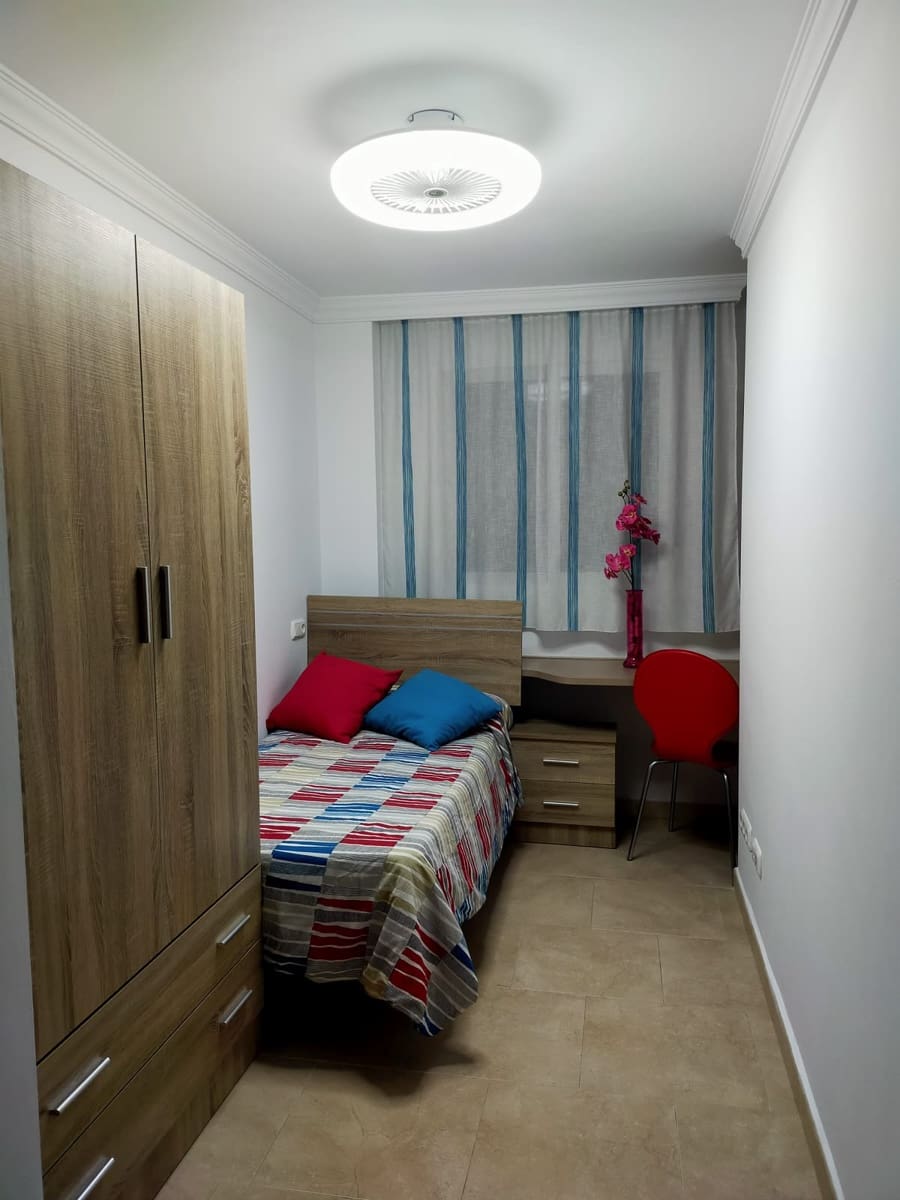 3 makuuhuone Asunto vuokrattavana paikassa Malaga kaupunki - 1 400 € (Ref: 9902118)