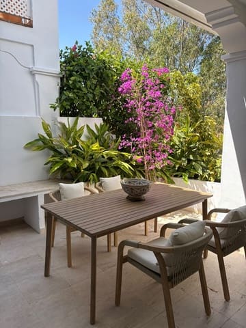 4 sypialnia Dom szeregowy do wynajęcia w Nueva Atalaya, Estepona z basenem garażem - 4 000 € (Ref: 9902685)