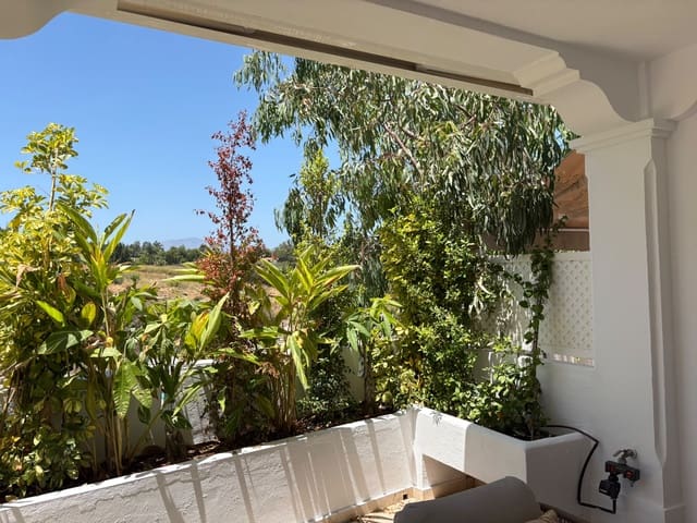 4 sypialnia Dom szeregowy do wynajęcia w Nueva Atalaya, Estepona z basenem garażem - 4 000 € (Ref: 9902685)