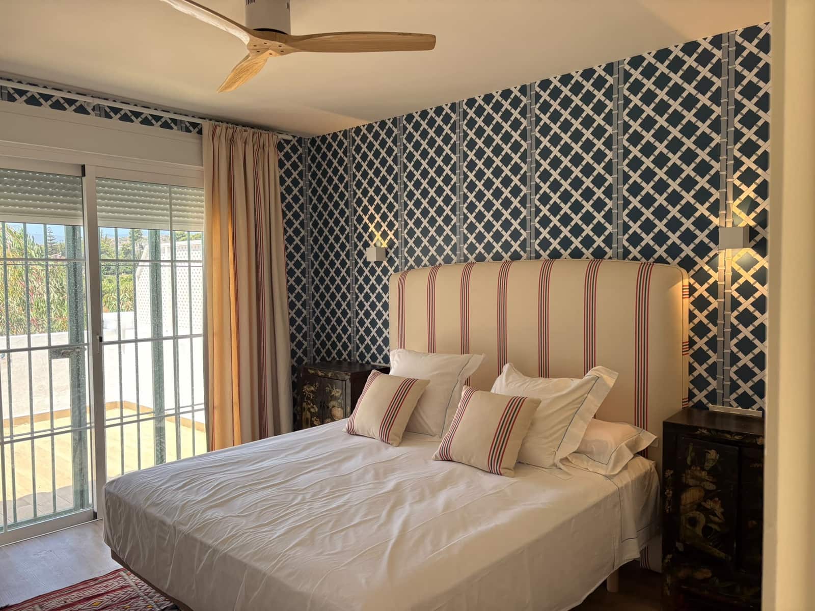 4 sypialnia Dom szeregowy do wynajęcia w Estepona z basenem garażem - 4 000 € (Ref: 9902685)
