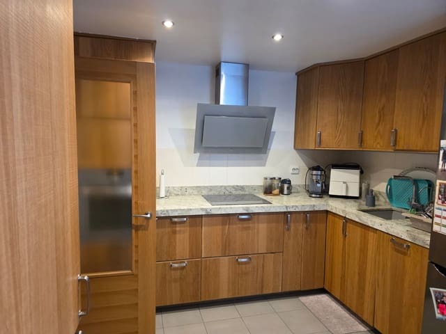3 bedroom Flat for rent in Los Pacos, Fuengirola with pool garage - € 1,650 (Ref: 9926595)