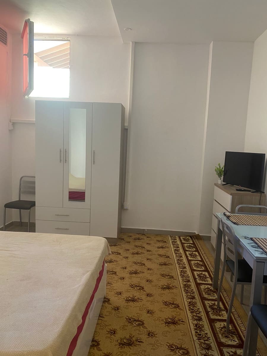 Studio til leie i Calahonda med svømmebasseng - € 900 (Ref: 9938601)