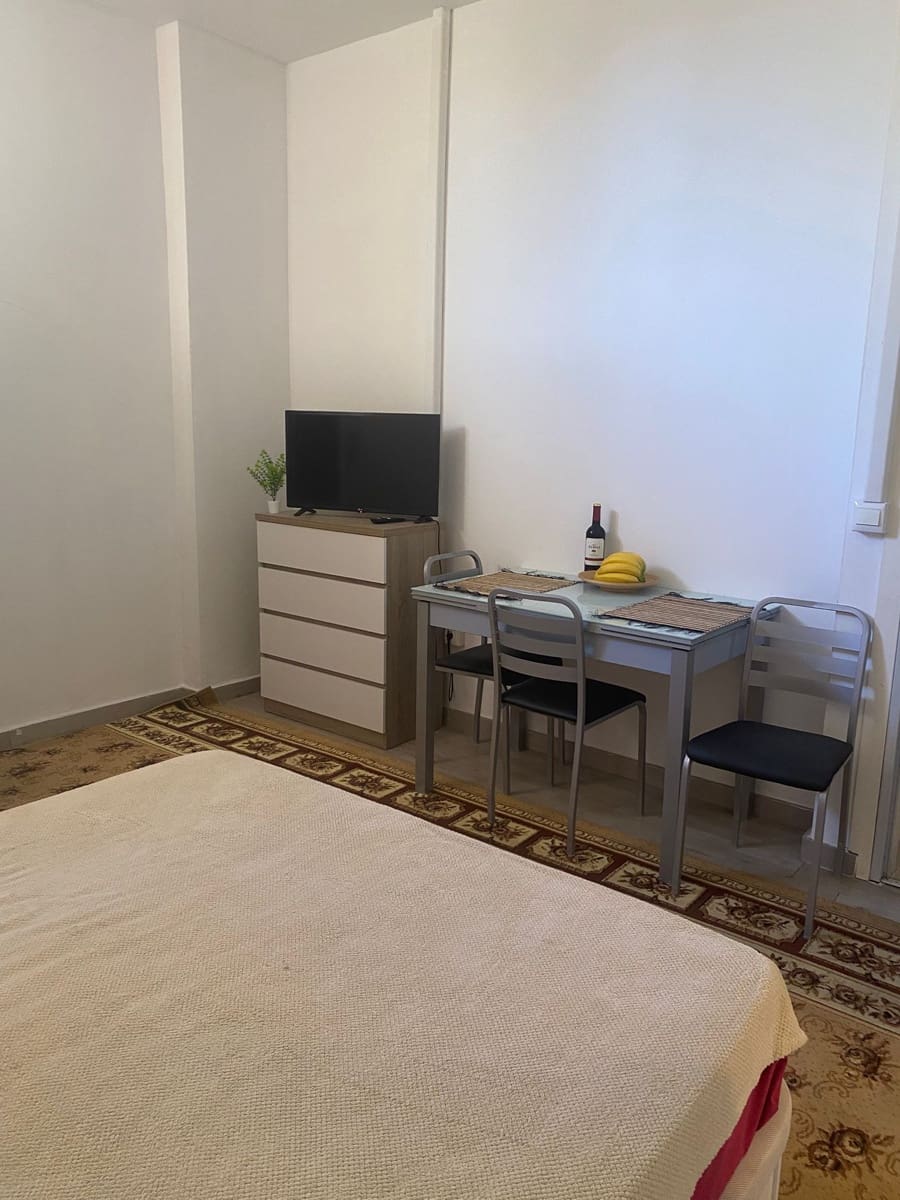 Studio til leie i Calahonda med svømmebasseng - € 900 (Ref: 9938601)