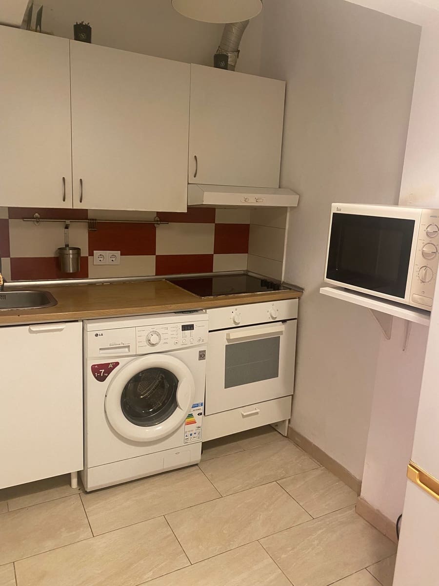 Studio til leie i Calahonda med svømmebasseng - € 900 (Ref: 9938601)