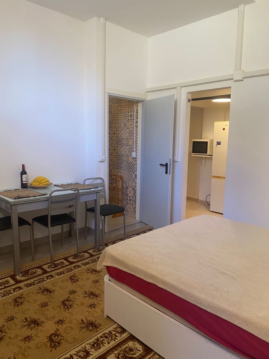 Studio til leie i Calahonda med svømmebasseng - € 900 (Ref: 9938601)