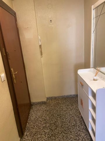 3 bedroom Flat for rent in Carretera de Cadiz, Málaga city - € 950 (Ref: 9946565)