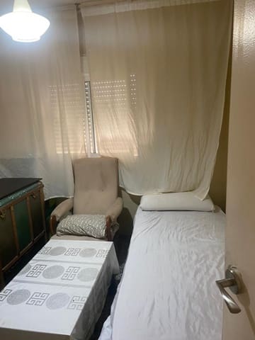 3 bedroom Flat for rent in Carretera de Cadiz, Málaga city - € 950 (Ref: 9946565)