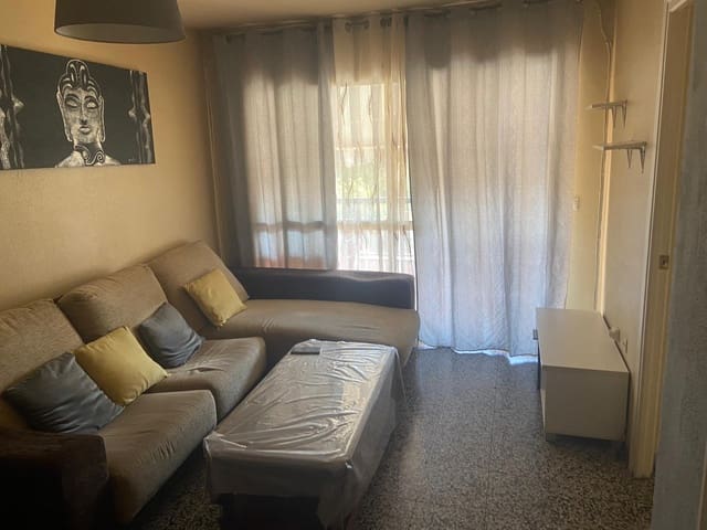 3 bedroom Flat for rent in Carretera de Cadiz, Málaga city - € 950 (Ref: 9946565)