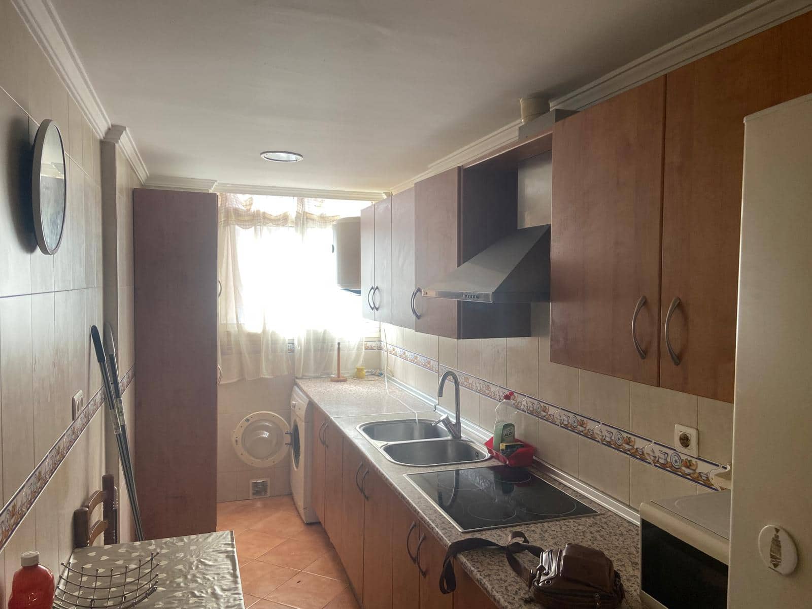 3 bedroom Flat for rent in Malaga city - € 950 (Ref: 9946565)