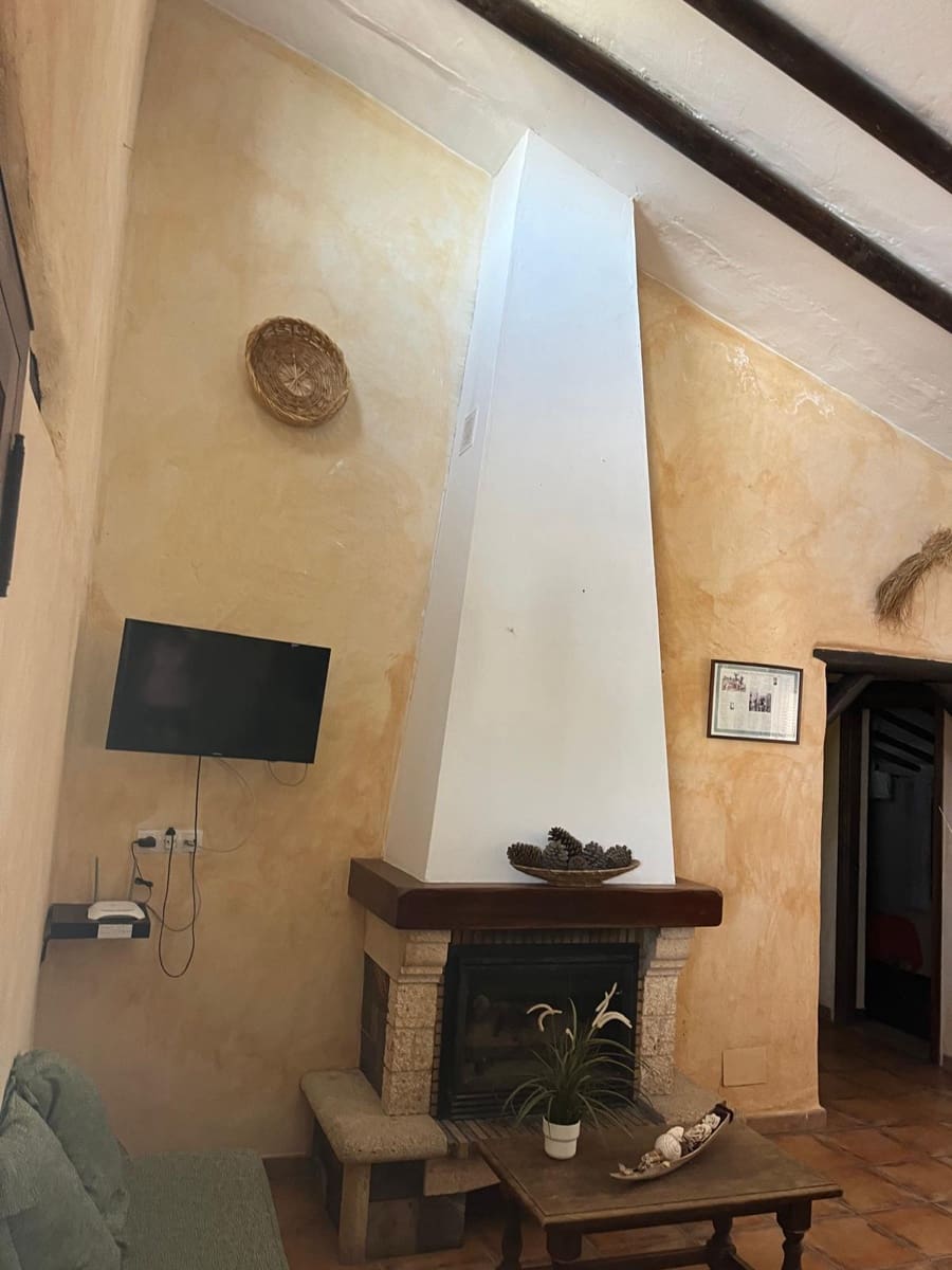 Teren niezagospodarowany do wynajęcia w Sedella - 1 300 € (Ref: 9965598)