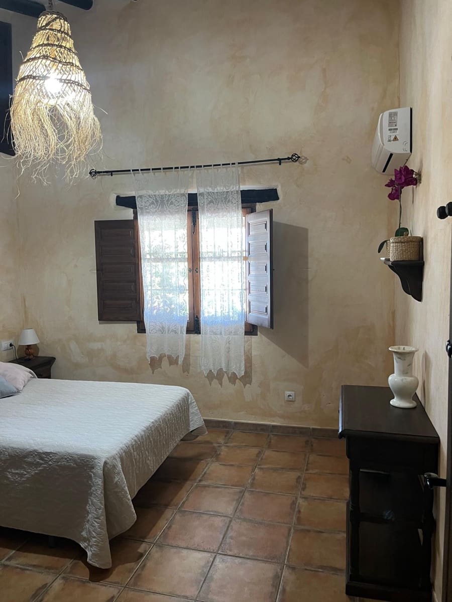 Teren niezagospodarowany do wynajęcia w Sedella - 1 300 € (Ref: 9965598)