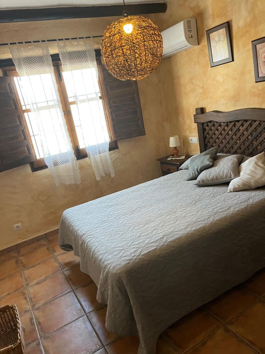 Teren niezagospodarowany do wynajęcia w Sedella - 1 300 € (Ref: 9965598)