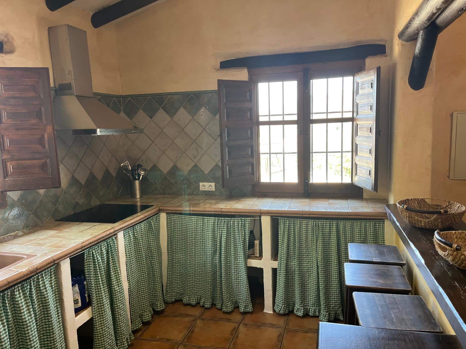 Teren niezagospodarowany do wynajęcia w Sedella - 1 300 € (Ref: 9965598)